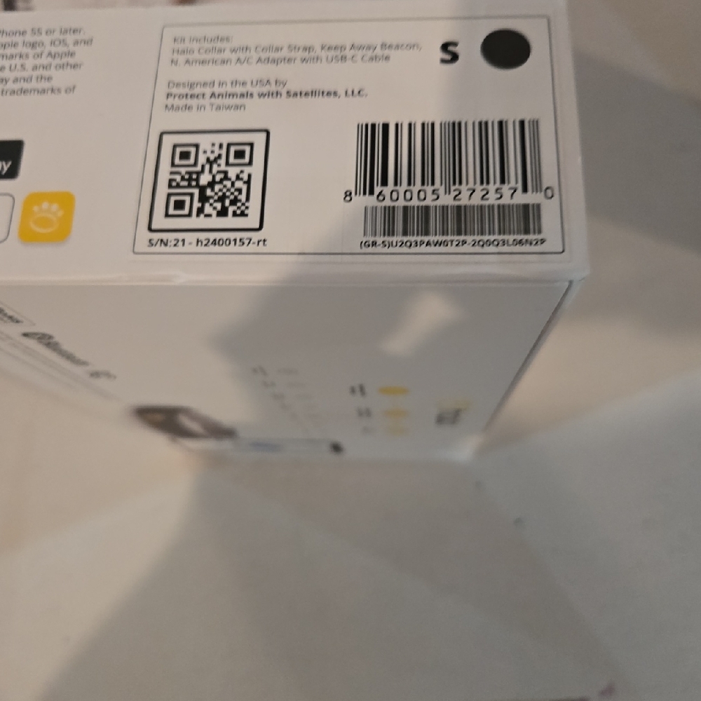Halo GPS Pet Tracker Packaging with Yellow Accent and White Base NIB NWT - Picture 4 of 5